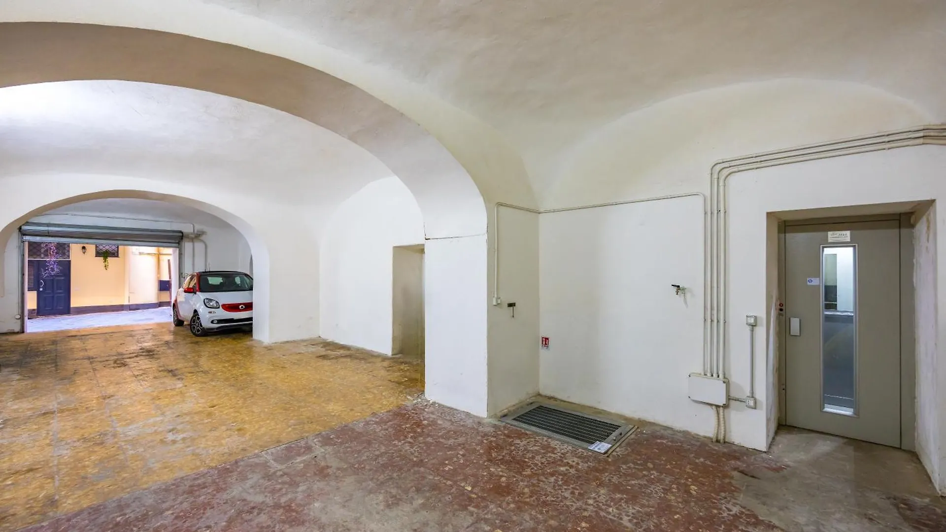 La Terrazza Nel Centro Di Napoli Con Parcheggio Privato Lejlighed