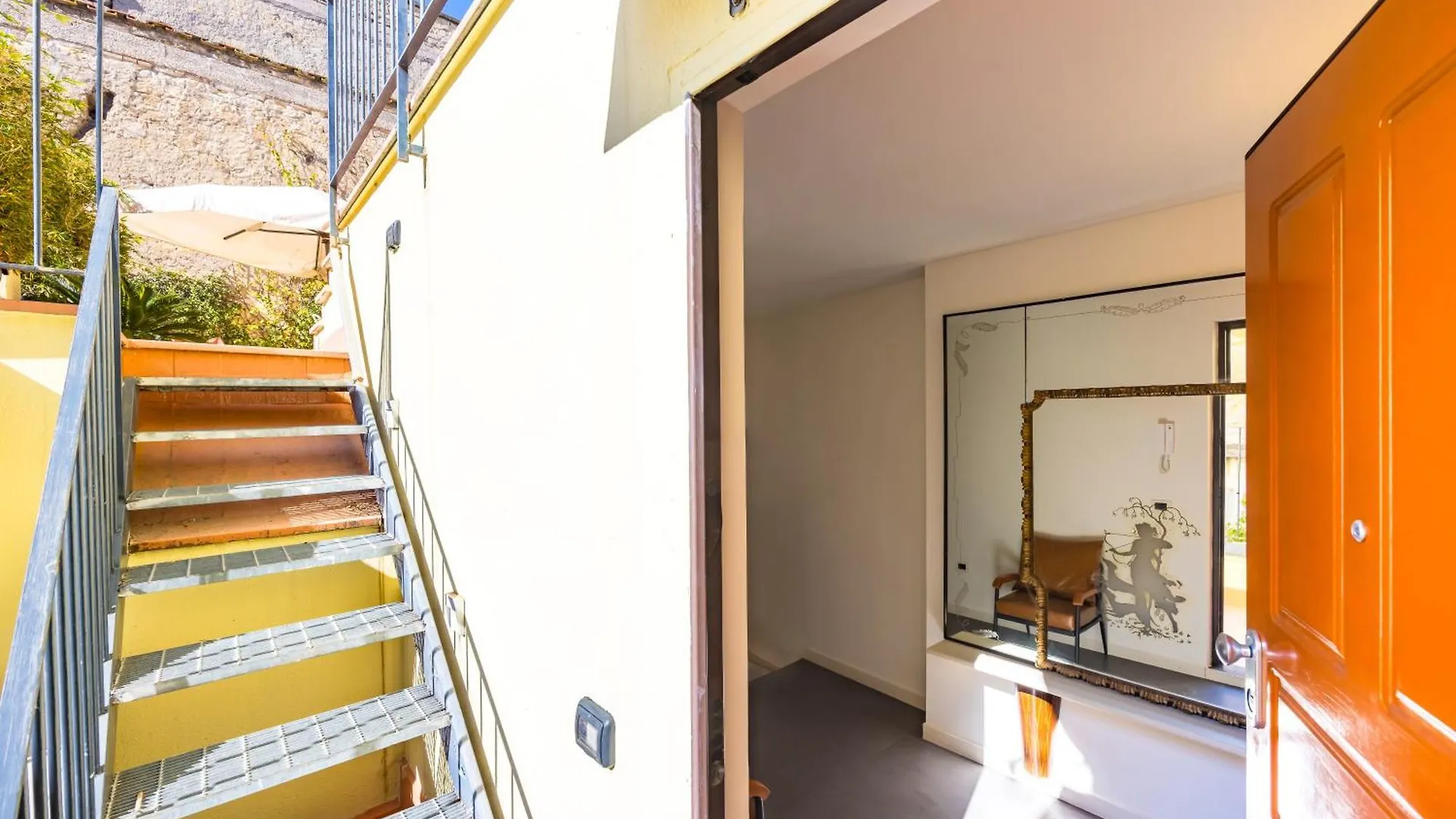 Appartement La Terrazza Nel Centro Di Napoli Con Parcheggio Privato