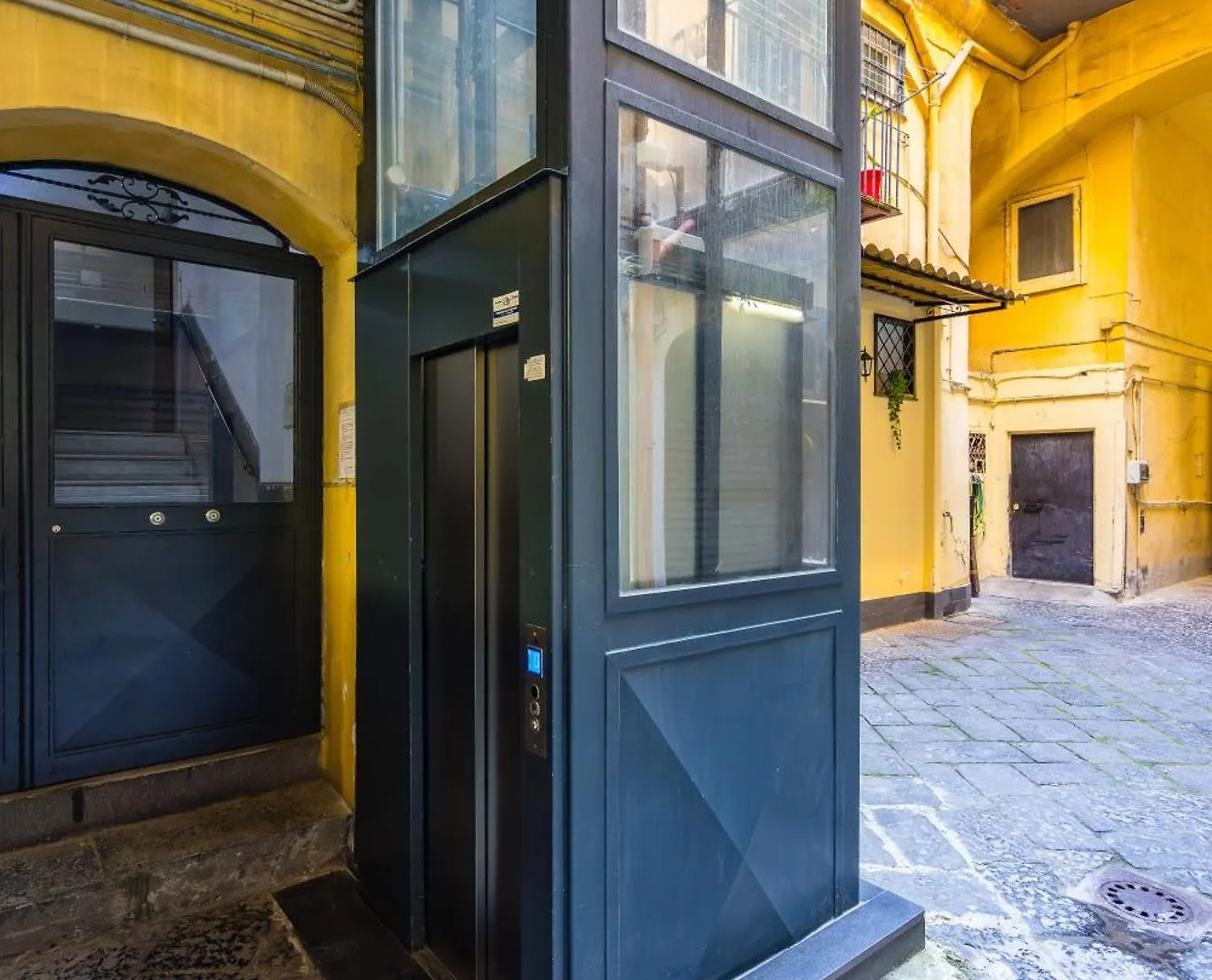 Appartement La Terrazza Nel Centro Di Napoli Con Parcheggio Privato